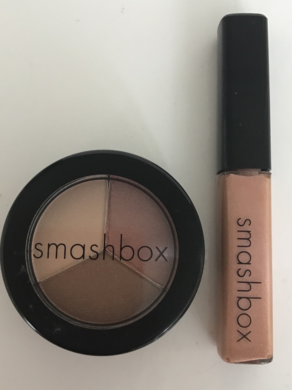 Smashbox Eye shadow trio Glow on 2.6g + lipgloss in Aura 4.2ml